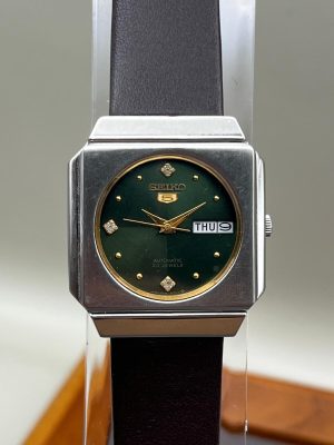 Seiko 5 Sports Square case
